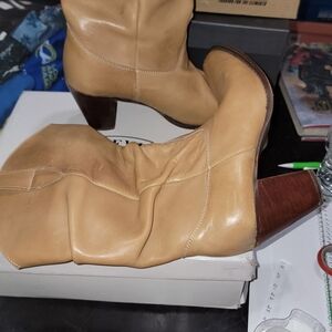 Chic Tan Leather Heeled Boots